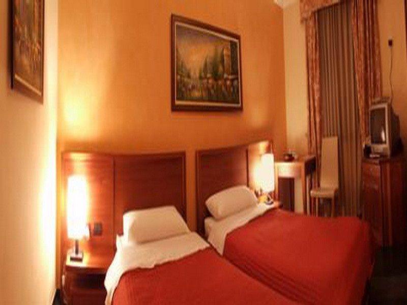 Nov Hotel Тирана Экстерьер фото