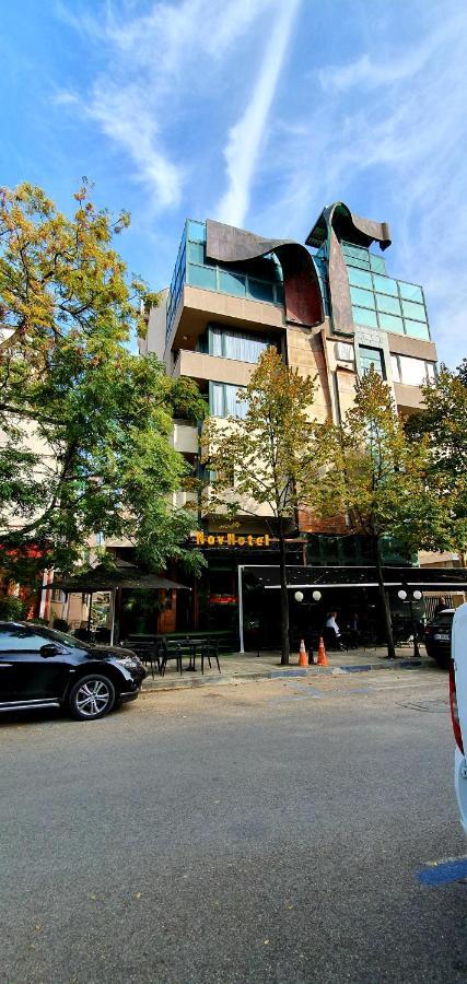 Nov Hotel Тирана Экстерьер фото