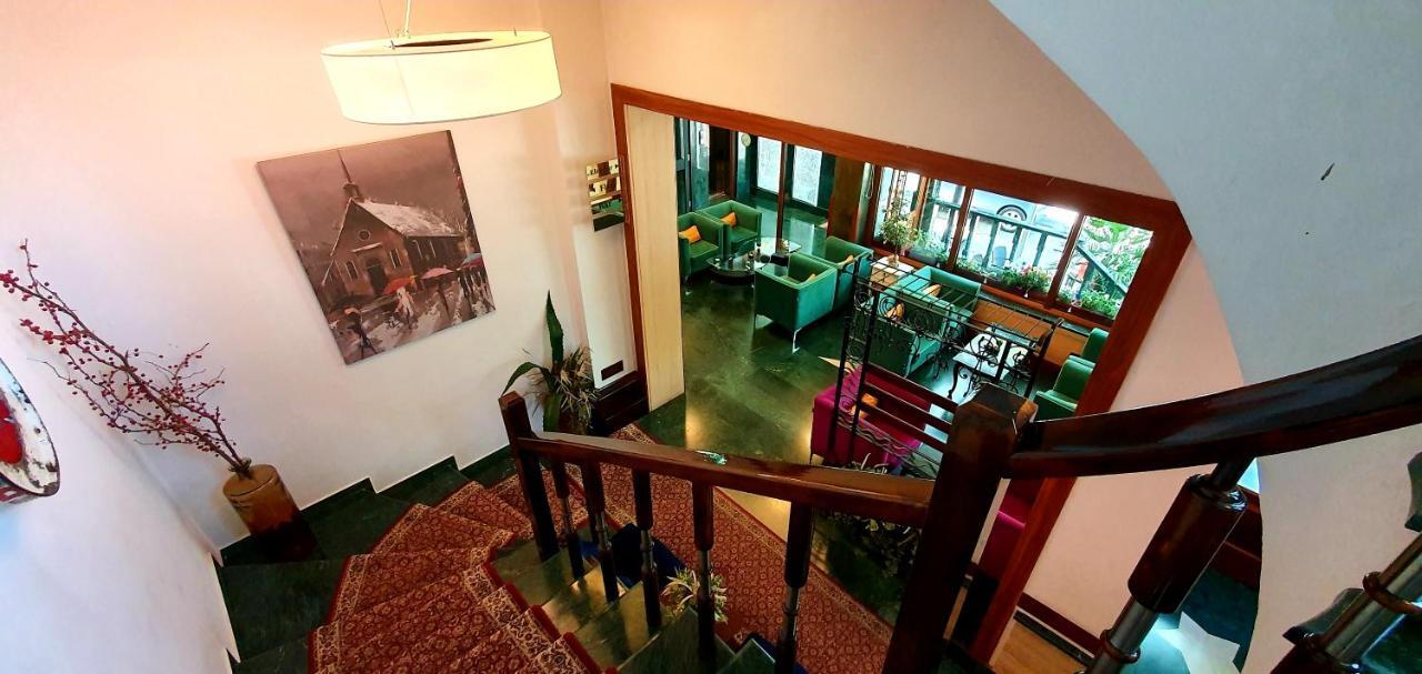 Nov Hotel Тирана Экстерьер фото