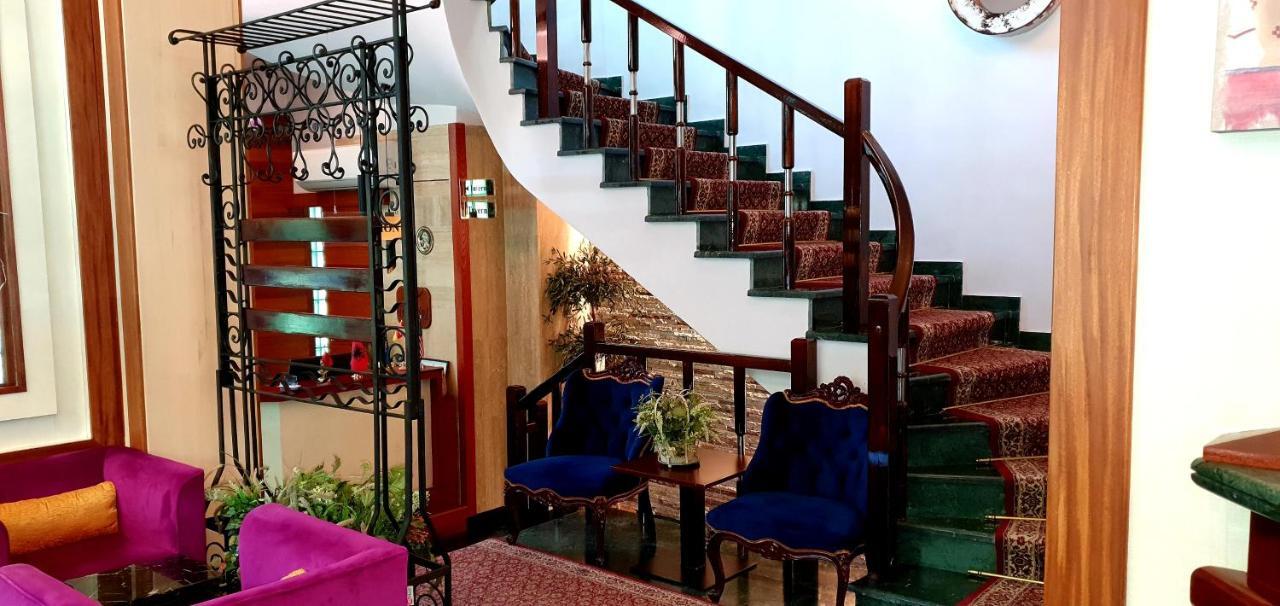 Nov Hotel Тирана Экстерьер фото