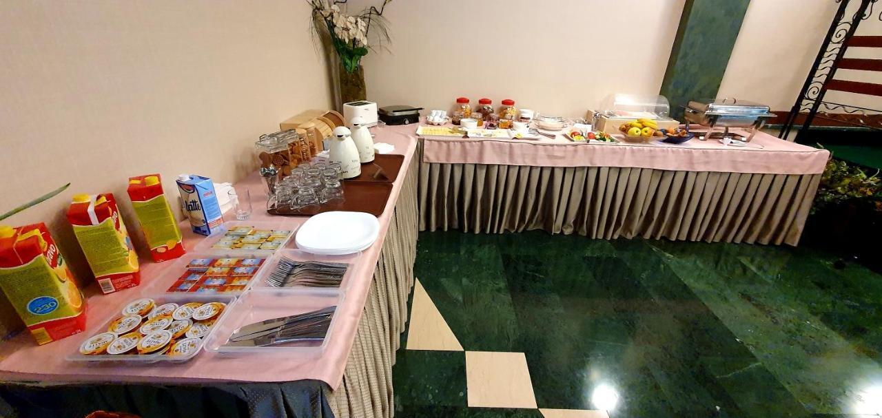 Nov Hotel Тирана Экстерьер фото