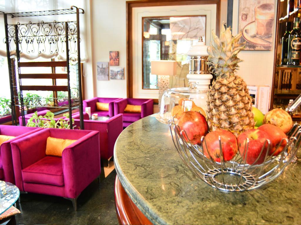 Nov Hotel Тирана Экстерьер фото