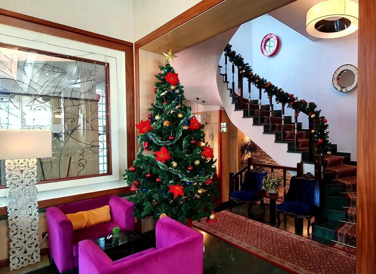 Nov Hotel Тирана Экстерьер фото